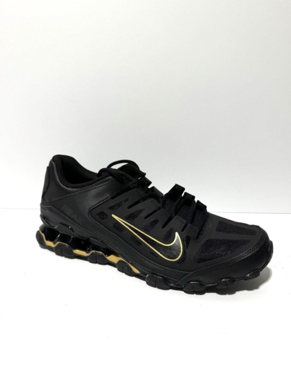 Nike Men’s Reax 8 TR Sneakers Black Size 10.5 M